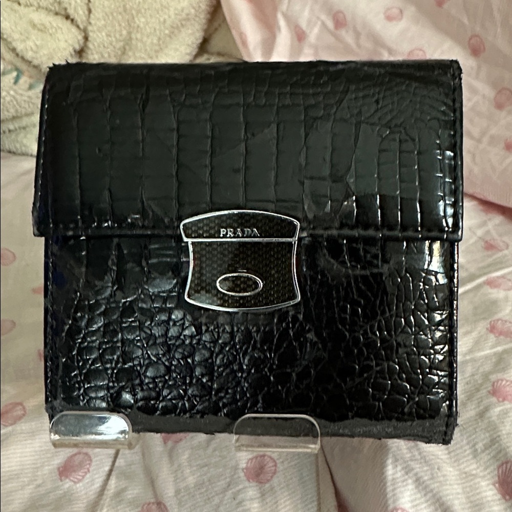 PRADA VTG Croc wallet 🔥